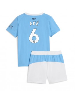 Detské Futbalové oblečenie Manchester City Nathan Ake #6 2025-26 Krátky Rukáv - Domáci (+ trenírky)